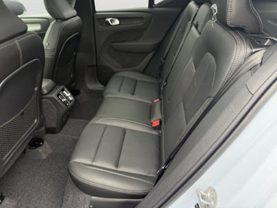 2026 Volvo XC40 B5 Ultra