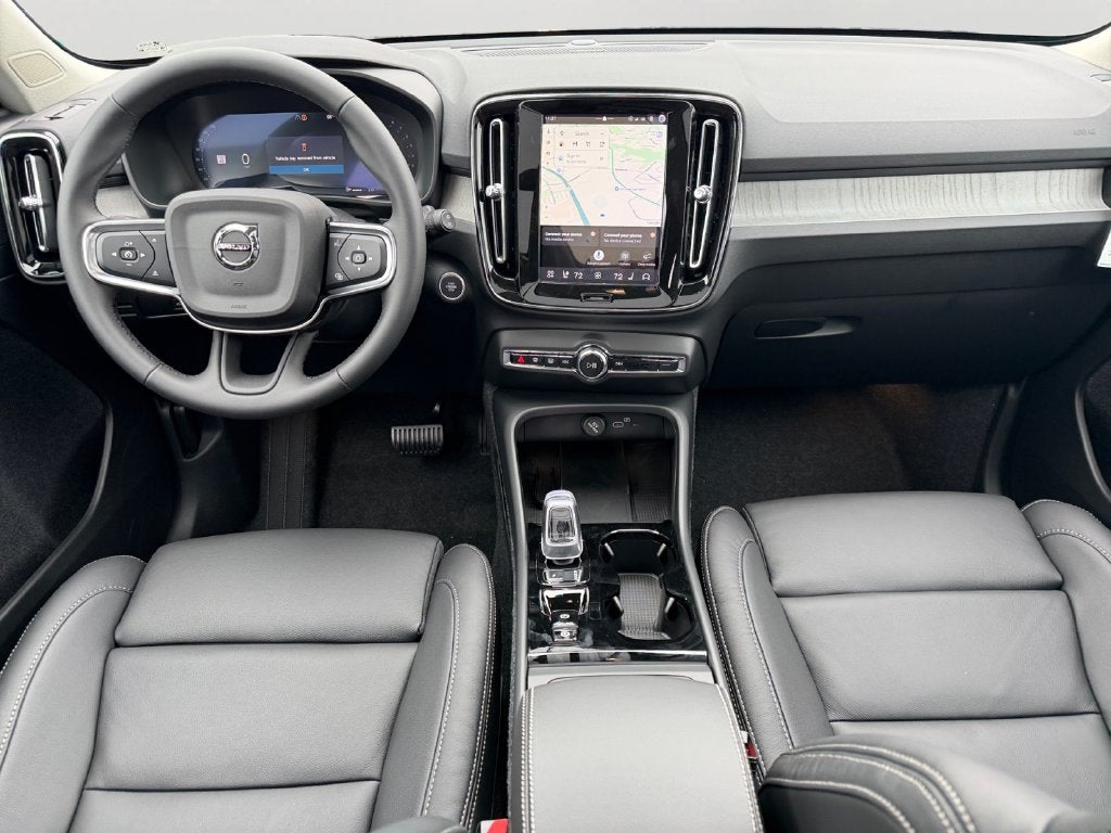 2026 Volvo XC40 B5 Ultra