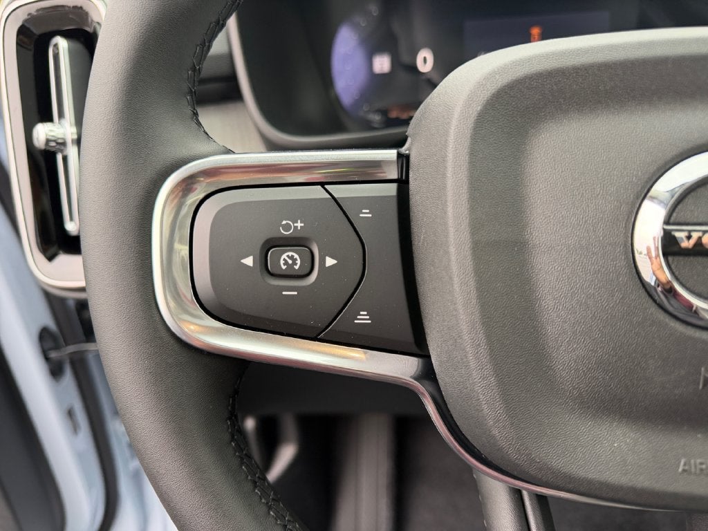 2026 Volvo XC40 B5 Ultra