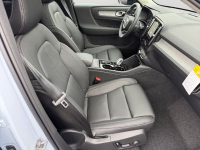 2026 Volvo XC40 B5 Ultra