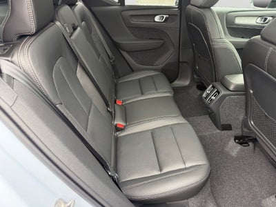 2026 Volvo XC40 B5 Ultra