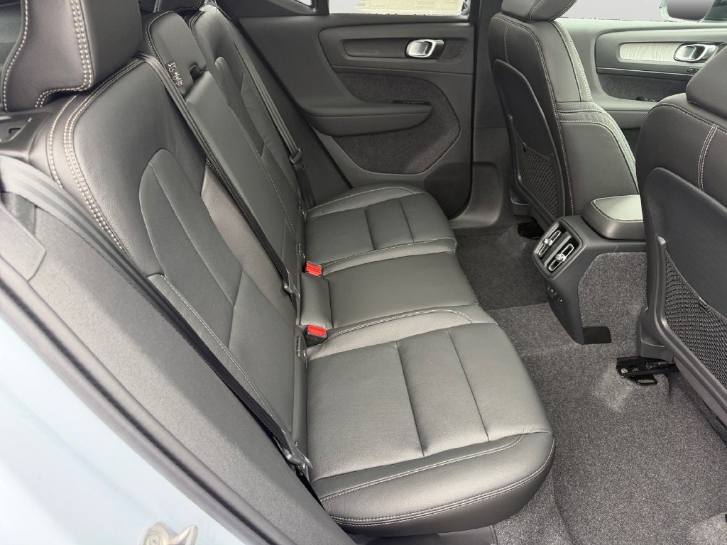 2026 Volvo XC40 B5 Ultra