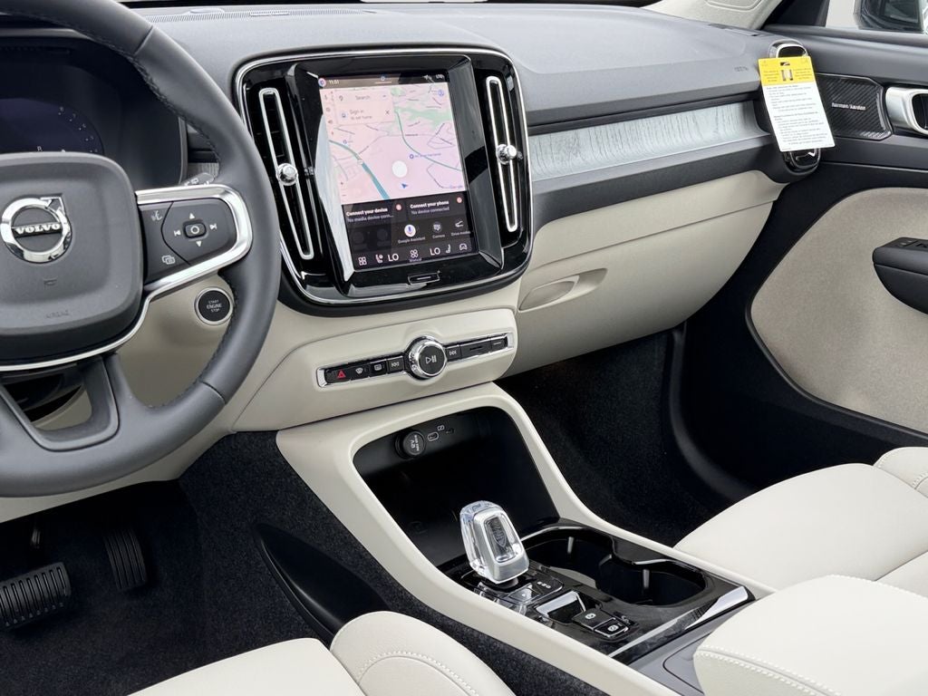 2026 Volvo XC40 B5 Ultra