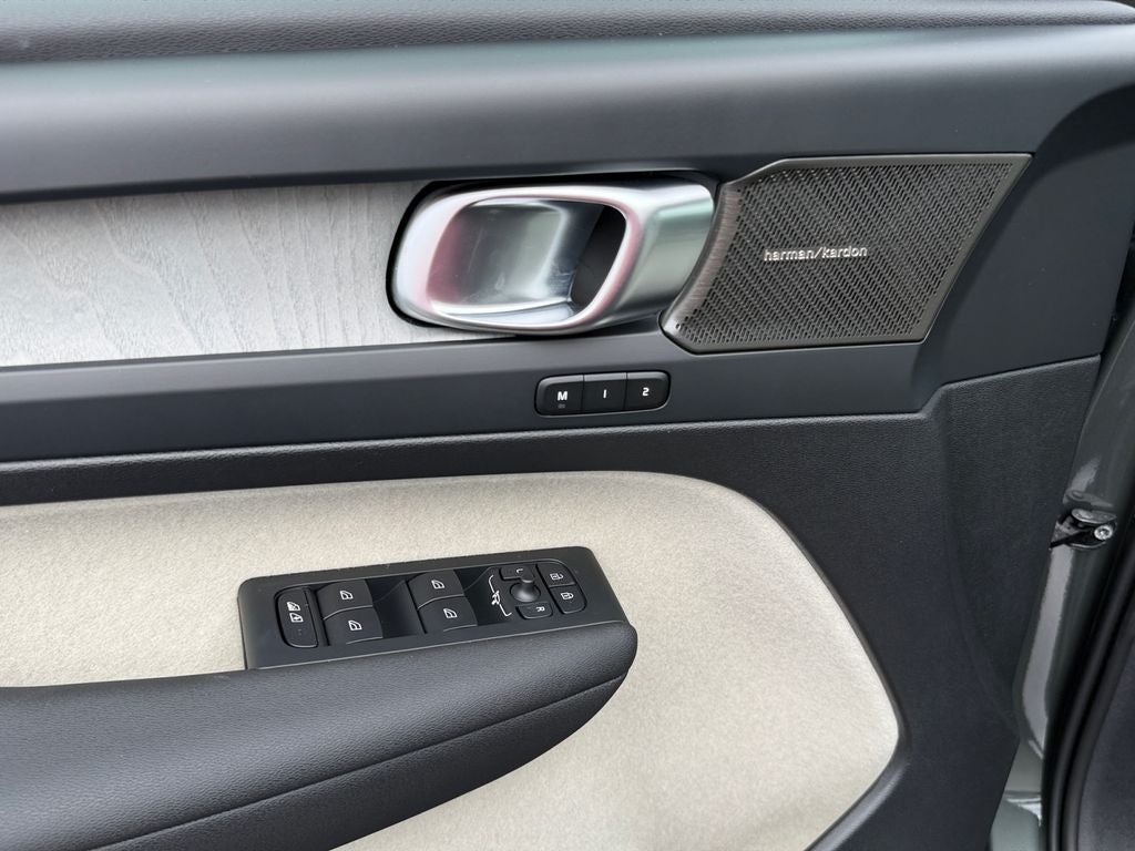 2026 Volvo XC40 B5 Ultra