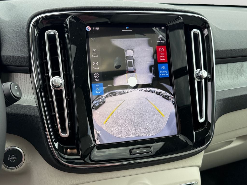 2026 Volvo XC40 B5 Ultra