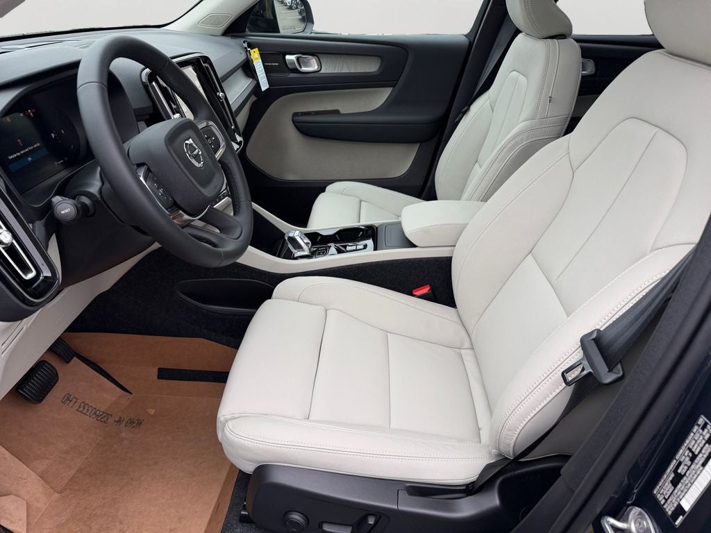 2026 Volvo XC40 B5 Ultra