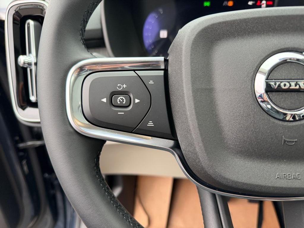 2026 Volvo XC40 B5 Ultra