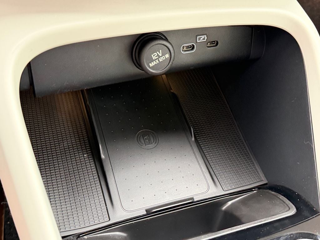 2026 Volvo XC40 B5 Ultra