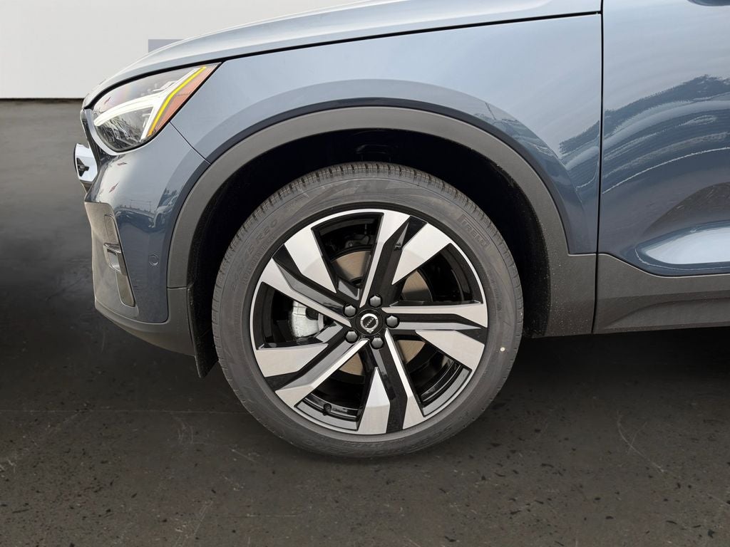 2026 Volvo XC40 B5 Ultra