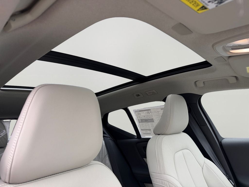 2026 Volvo XC40 B5 Ultra