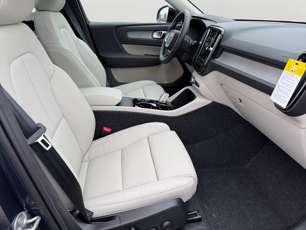 2026 Volvo XC40 B5 Ultra