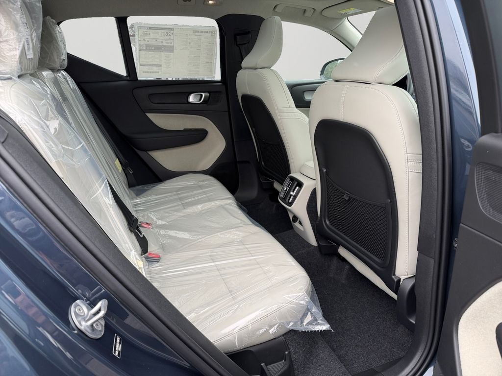 2026 Volvo XC40 B5 Ultra