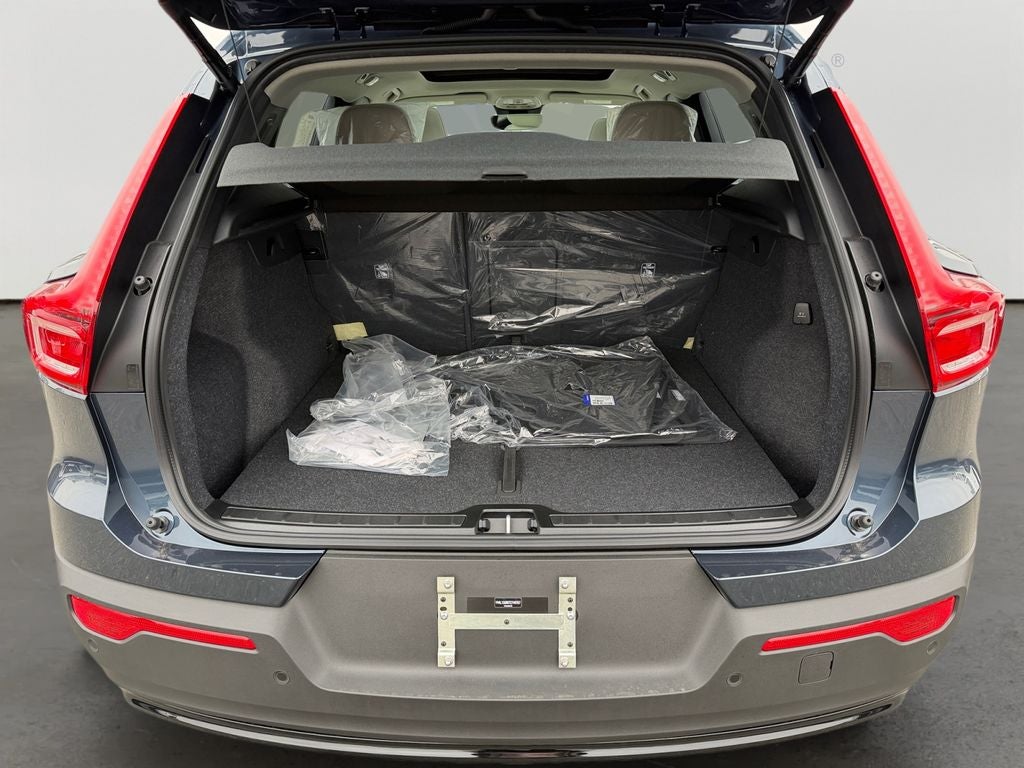 2026 Volvo XC40 B5 Ultra