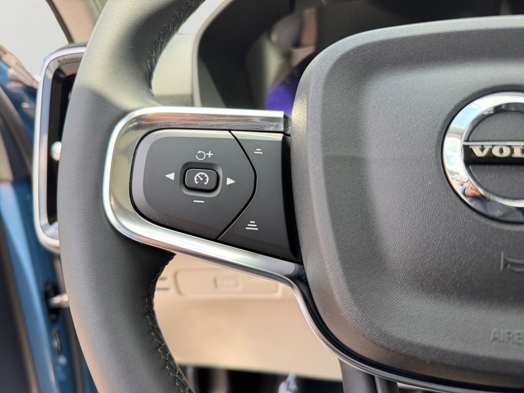 2023 Volvo XC40 B5 Plus Bright Theme Volvo Certified