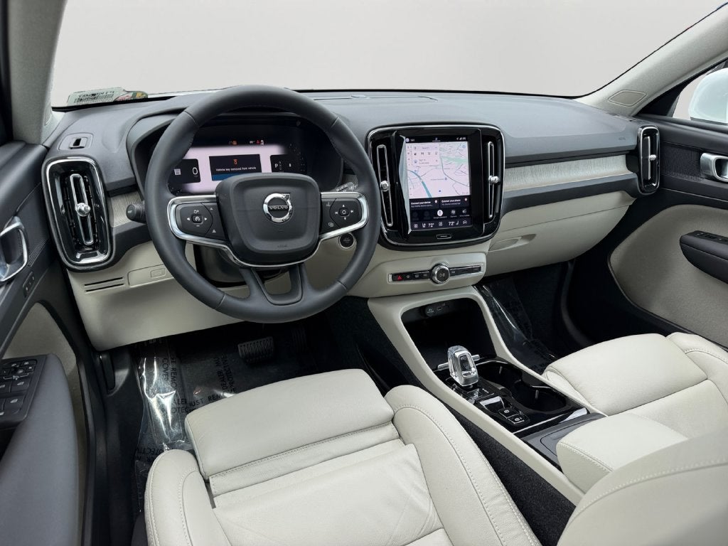 2023 Volvo XC40 B5 Plus Bright Theme Volvo Certified