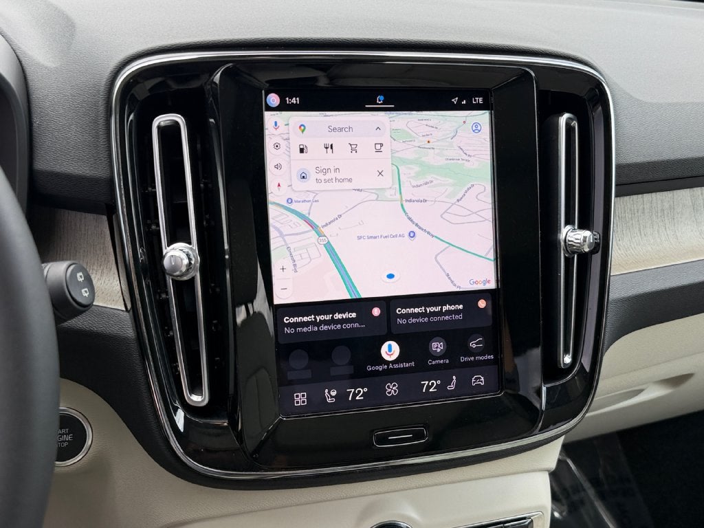 2023 Volvo XC40 B5 Plus Bright Theme Volvo Certified