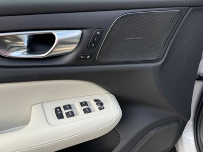 2025 Volvo V60 Cross Country B5 Ultra