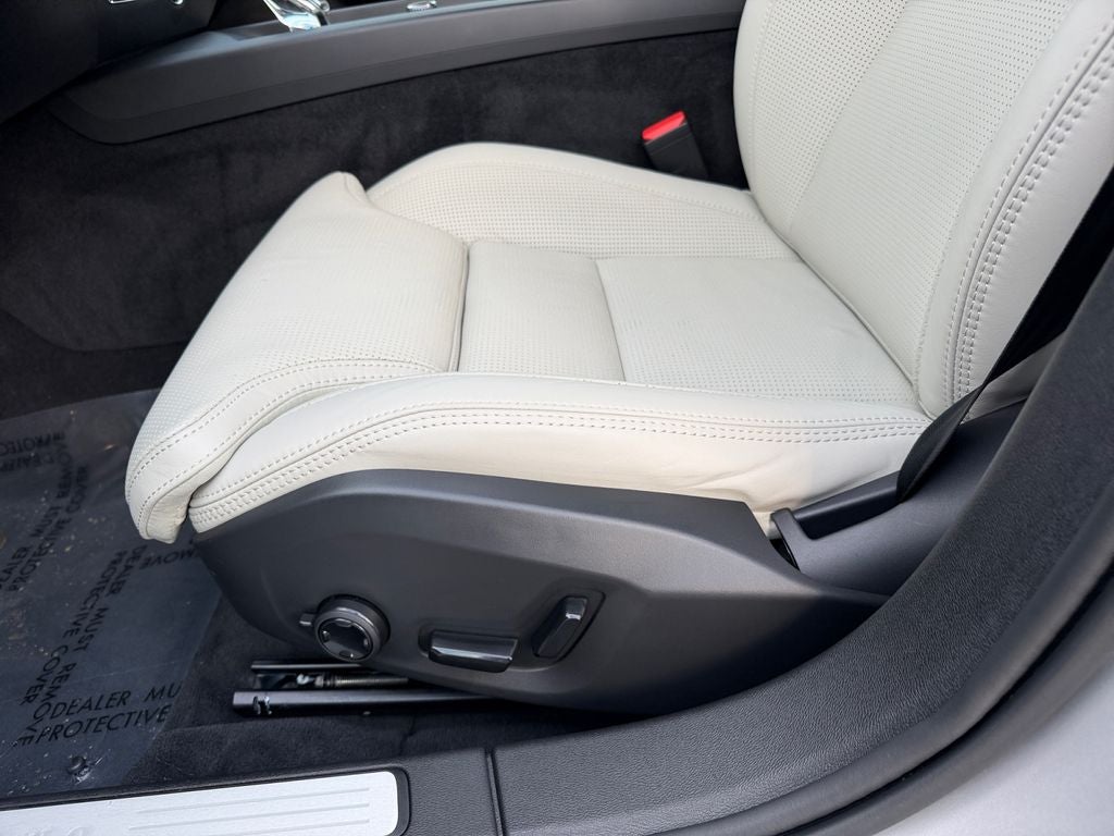 2025 Volvo V60 Cross Country B5 Ultra