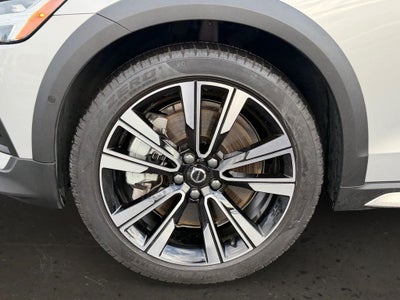 2025 Volvo V60 Cross Country B5 Ultra