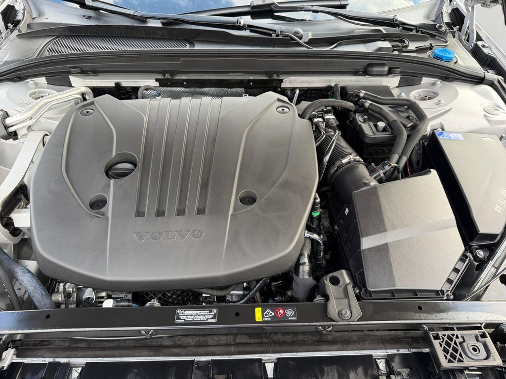 2025 Volvo V60 Cross Country B5 Ultra