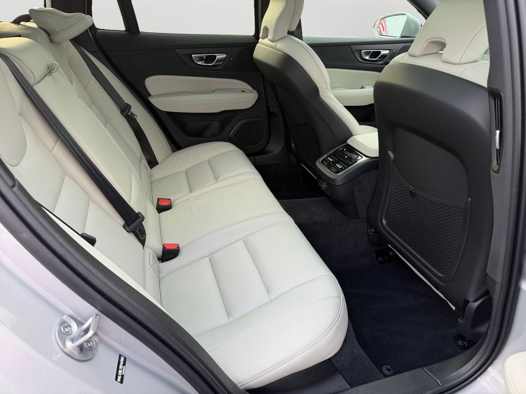 2025 Volvo V60 Cross Country B5 Ultra