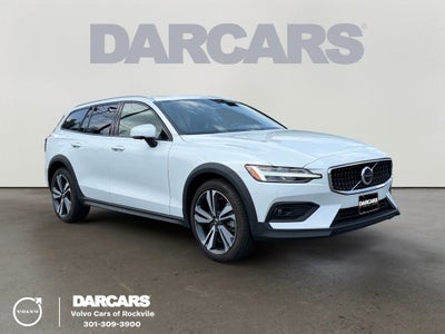 2023 Volvo V60 Cross Country B5 Plus