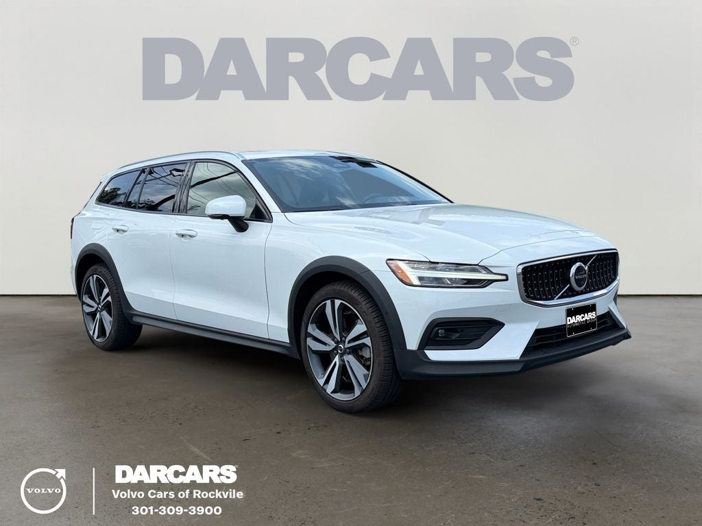 2023 Volvo V60 Cross Country B5 Plus