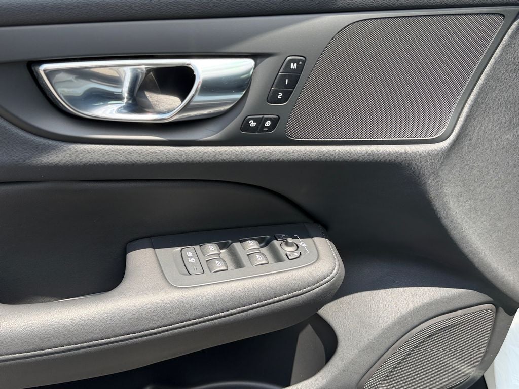 2023 Volvo V60 Cross Country B5 Plus