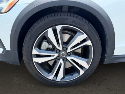 2023 Volvo V60 Cross Country B5 Plus