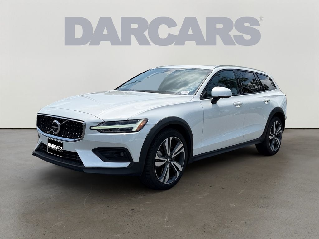 2023 Volvo V60 Cross Country B5 Plus