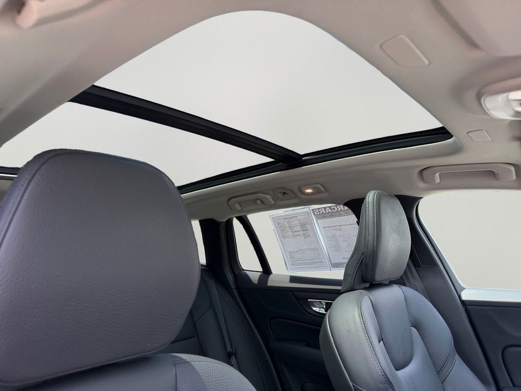 2023 Volvo V60 Cross Country B5 Plus