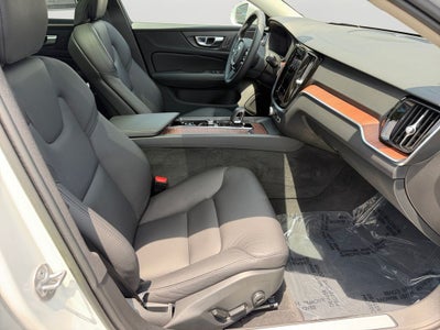 2023 Volvo V60 Cross Country B5 Plus