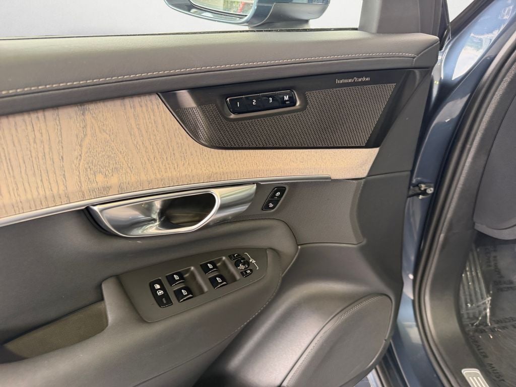 2026 Volvo XC90 B5 Ultra 6-Seater