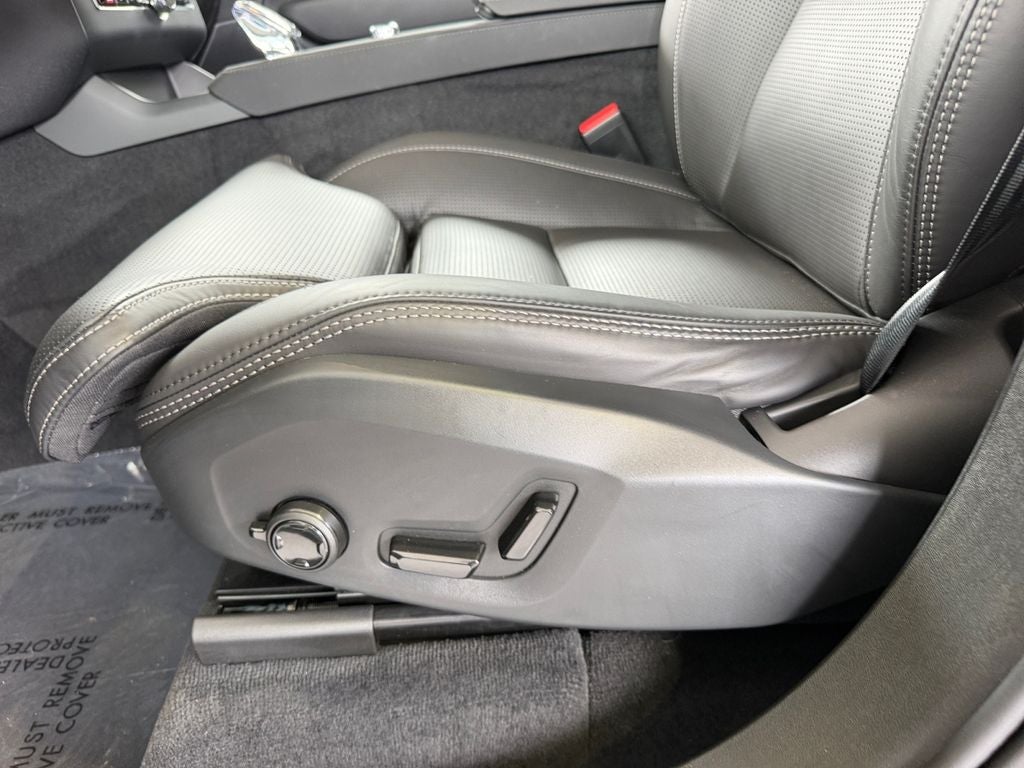2026 Volvo XC90 B5 Ultra 6-Seater