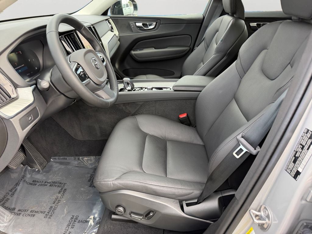 2025 Volvo XC60 B5 Plus