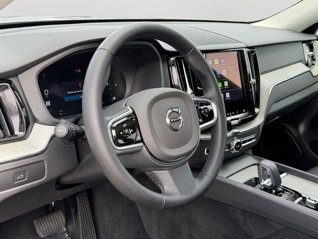 2025 Volvo XC60 B5 Plus