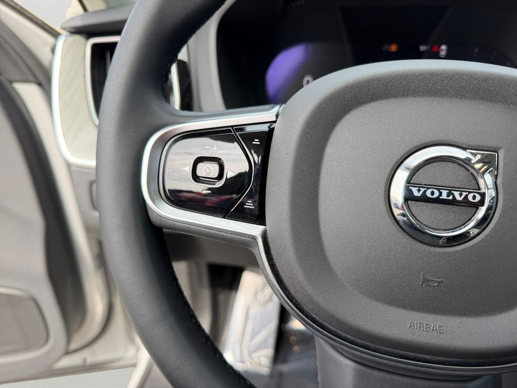 2025 Volvo XC60 B5 Plus