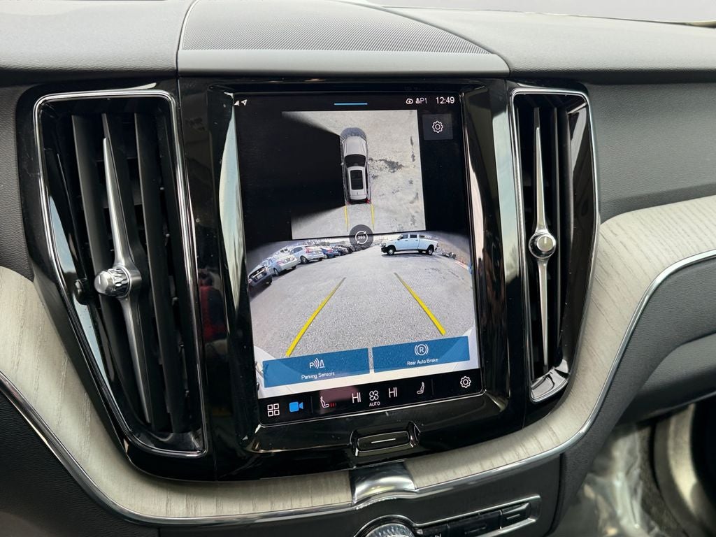 2025 Volvo XC60 B5 Plus