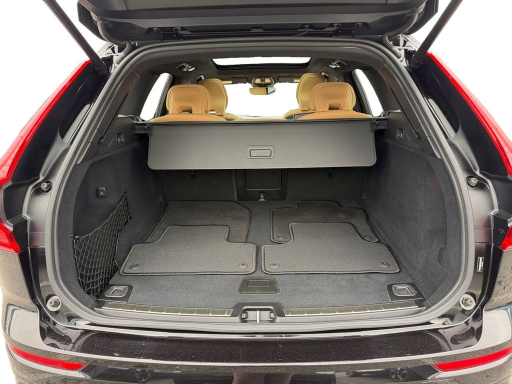 2025 Volvo XC60 B5 Ultra