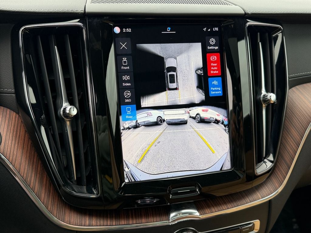 2025 Volvo XC60 B5 Ultra