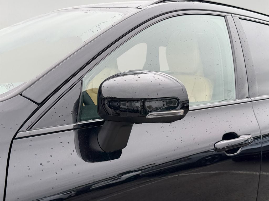 2025 Volvo XC60 B5 Ultra