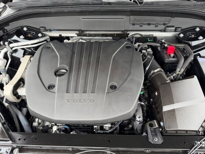 2025 Volvo XC60 B5 Ultra