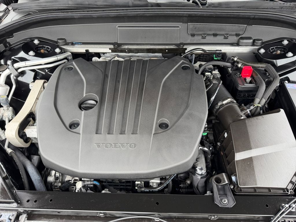 2025 Volvo XC60 B5 Ultra