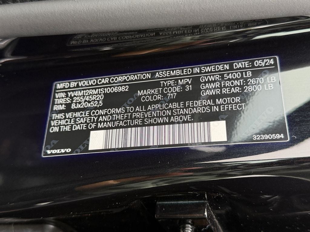 2025 Volvo XC60 B5 Ultra