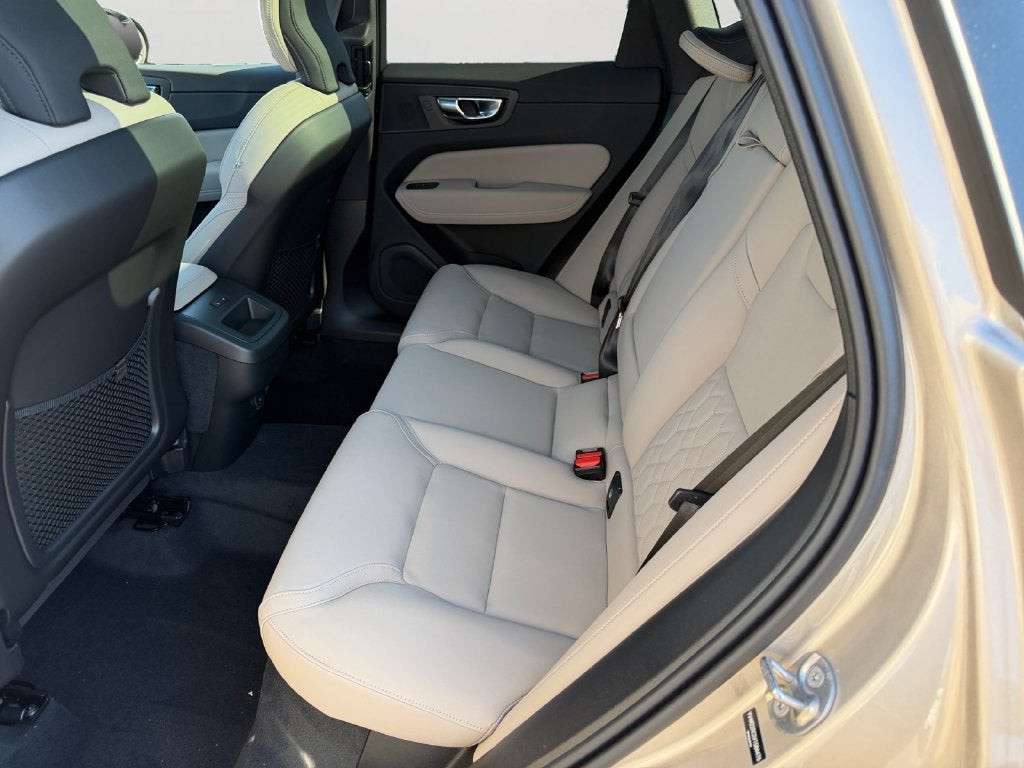 2027 Volvo XC60 B5 Plus