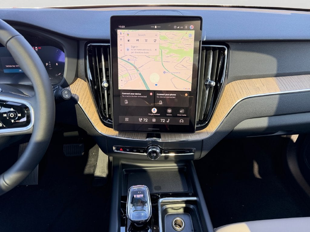 2027 Volvo XC60 B5 Plus