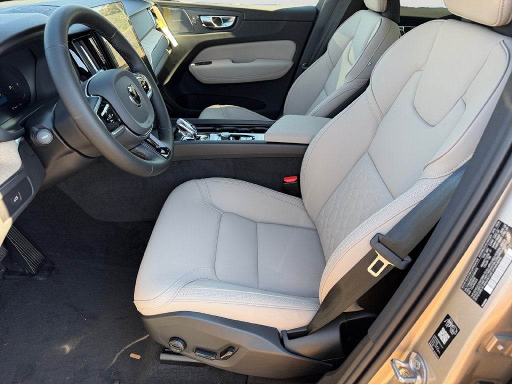 2027 Volvo XC60 B5 Plus