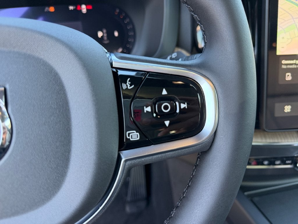 2027 Volvo XC60 B5 Plus