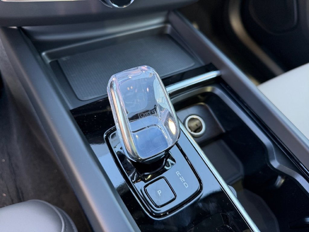 2027 Volvo XC60 B5 Plus