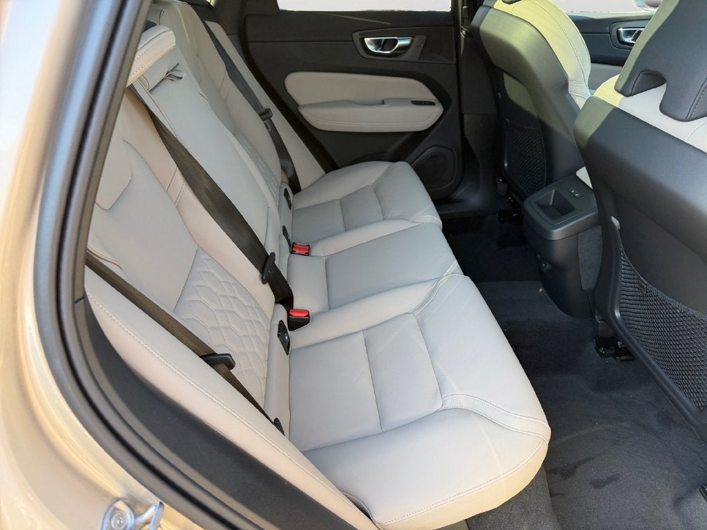 2027 Volvo XC60 B5 Plus
